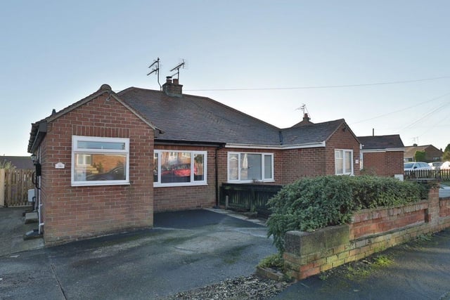 This one bedroom bungalow is for sale with Reeds Rains for £132,000.