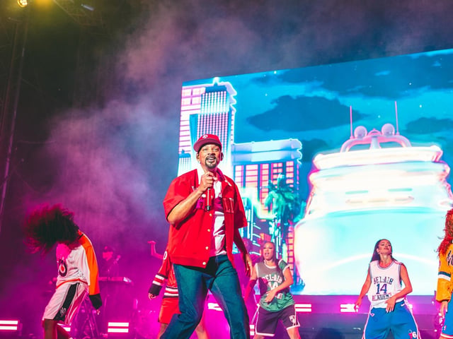 He played a hit-laden set which included such classics as Gettin’ Jiggy Wit It, Miami, Summertime, Wild Wild West, Bulletproof and Men In Black for which he was backed by 30 members of Scarborough Rugby Club – all dressed as the inter-stellar secret agents from Will’s hit Sci-fi movie.