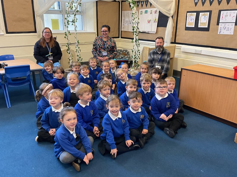 Gladstone Road School blue class.