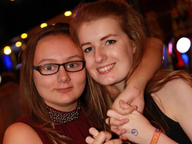 Students Rebekkah and Georgiana enjoying Quids Inn