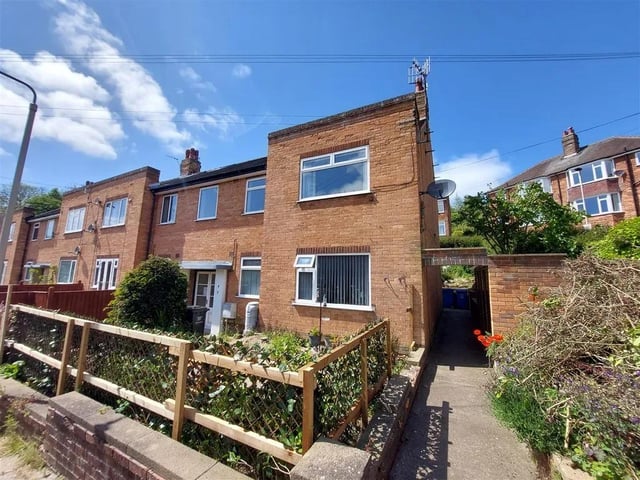 This two bedroom and one bathroom flat is for sale with Colin Ellis with a guide price of £110,000.