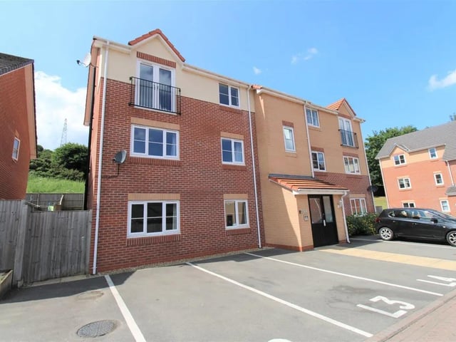 A well-presented modern two-bedroom apartment. Currently listed for sale with Reeds Rains for £110,000