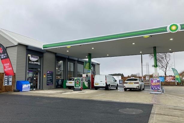 Scaling Dam - unleaded petrol is 169.9p per litre