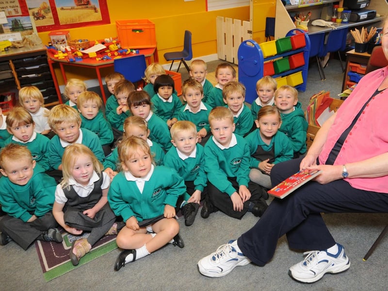 Pickering Infants School new starters.
picture: Kevin Allen, 094063a.