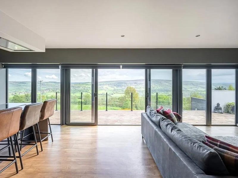 Three-bedroom detached house for sale with Carter Jonas, £695,000.
Photo: Zoopla