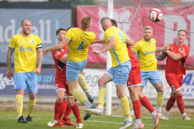 Bridlington defending a Hallam corner.