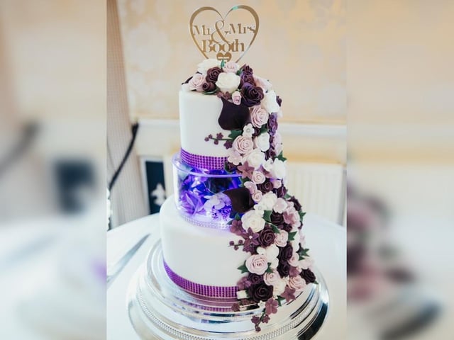 An elegant floral showstopper!