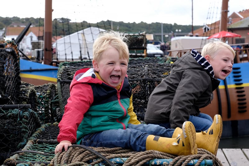 Fergus and Bertie have fun at the Fish and Ships Festival.
picture: Richard Ponter, 224743e