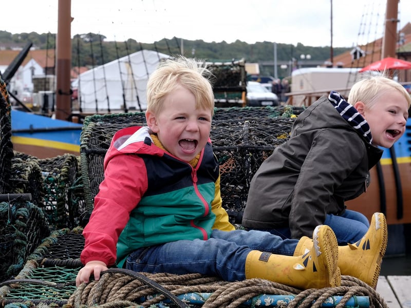 Fergus and Bertie have fun at the Fish and Ships Festival.
picture: Richard Ponter, 224743e