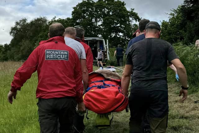 Team effort - Image: SMRT