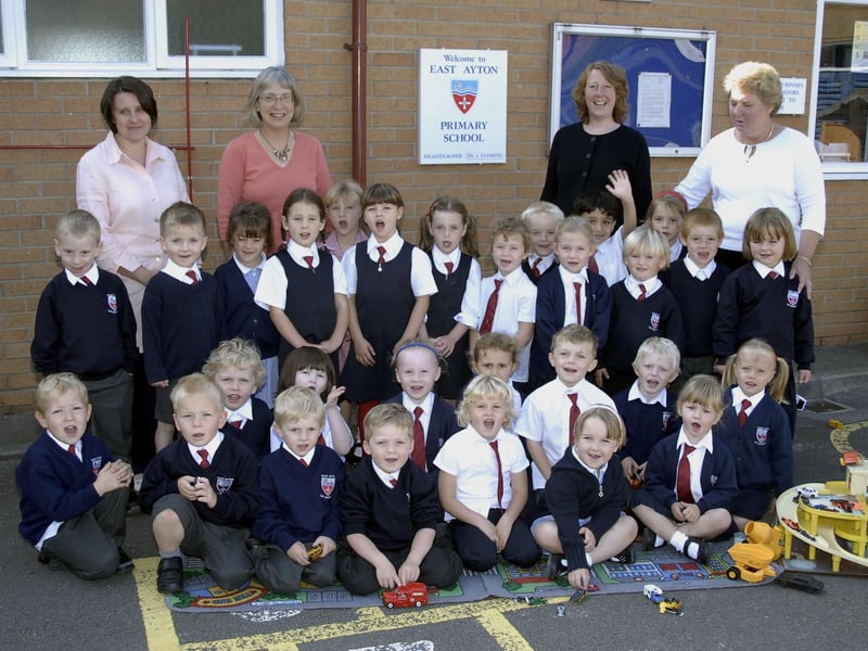 New starters at East Ayton Primary Sch, with nursery nurse Lyn Skelton, teaching asst Caroline Reddish, student Lorraine Farrell, and teacher Denise Crosier(R).