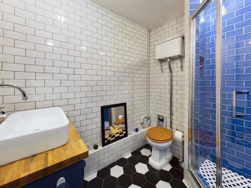 A contemporary shower room within the apartment.