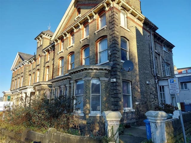 This two bedroom and one bathroom flat is for sale with Colin Ellis with a guide price of £79,000.