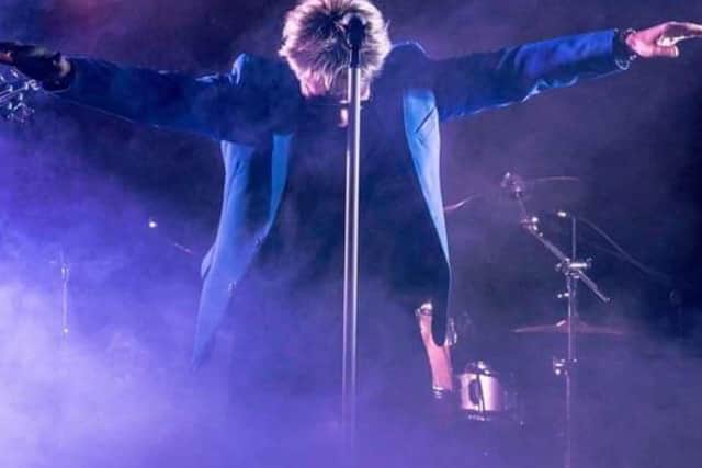 Pete McCall as Rod Stewart