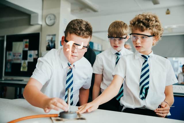 Students in a Caedmon College science lesson.