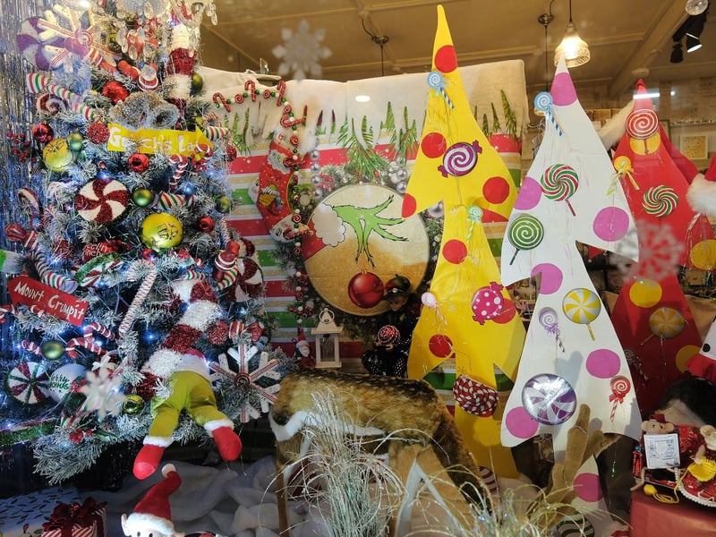 Lilly's Treasures looking crafty and fun!