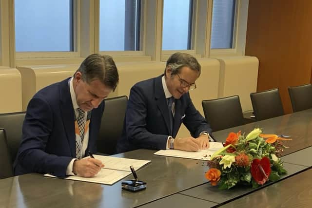 Signing of the International Atomic Energy Agency (IAEA) deal with Tom McCulley, CEO of Anglo American’s Crop Nutrients business.
