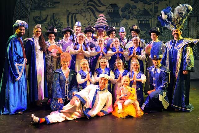 Dancers and cast members at the Bridlington Spa panto in 2009. (PA0952-11)