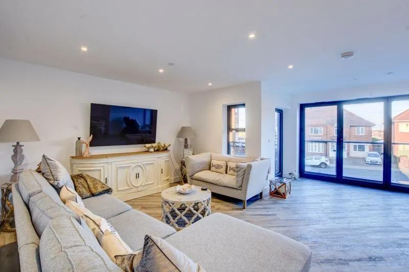 Two-bedroom flat for sale with Hendersons, £339,950
Photo: Zoopla