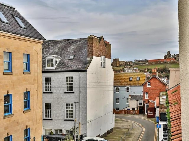 This two bedroom and one bathroom flat is for sale with Manhatten Property with a guide price of £200,000