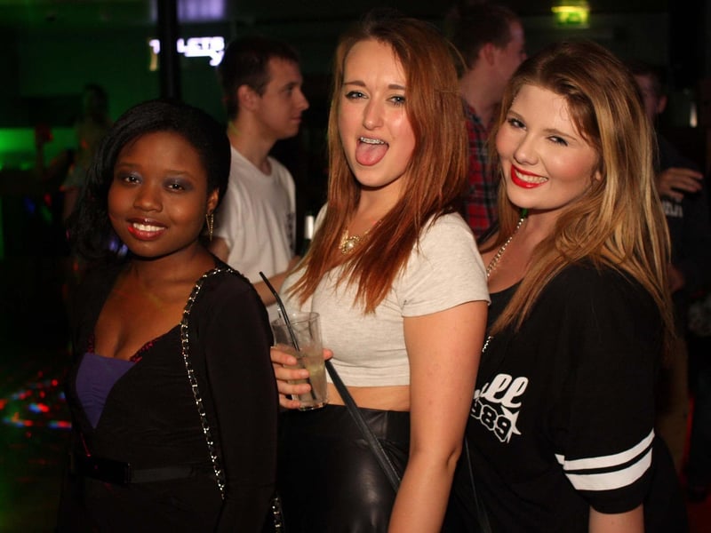 Kim, Emily-Jesse & Sophia looking glamorous in Blue Lounge.