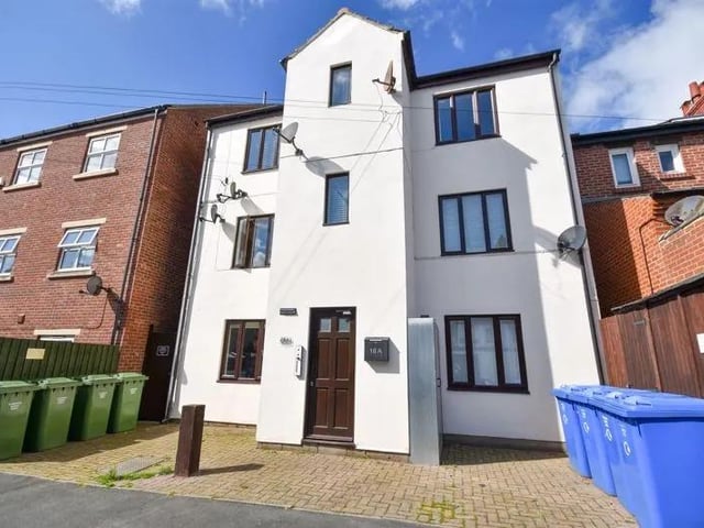 This one bedroom and one bathroom flat is for sale with Henderson's Estate Agents with a guide price of £118,000