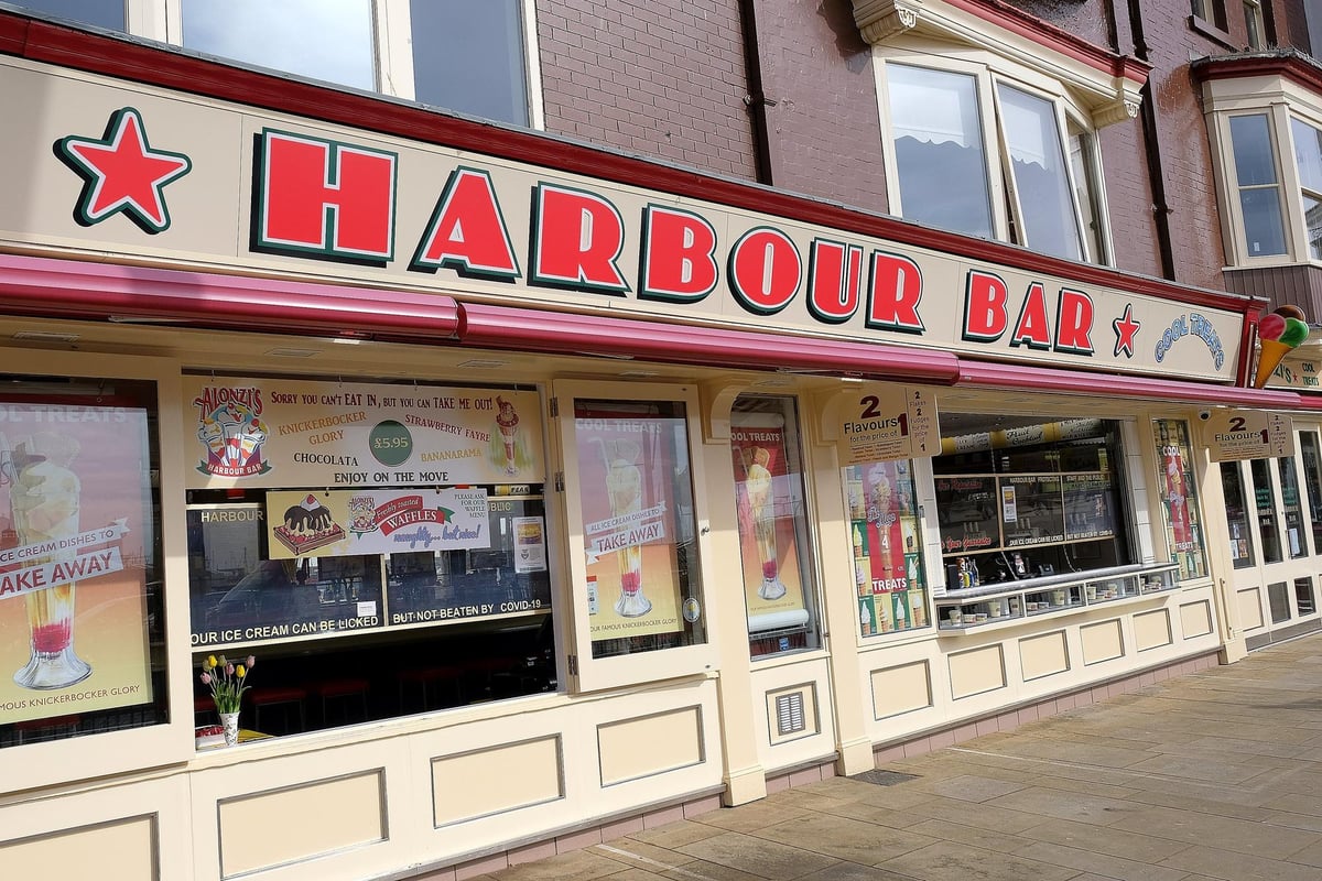 The Harbour Bar: Bagaimana toko es krim yang sederhana menjadi institusi Scarborough yang dicintai selama beberapa dekade dalam 45 gambar