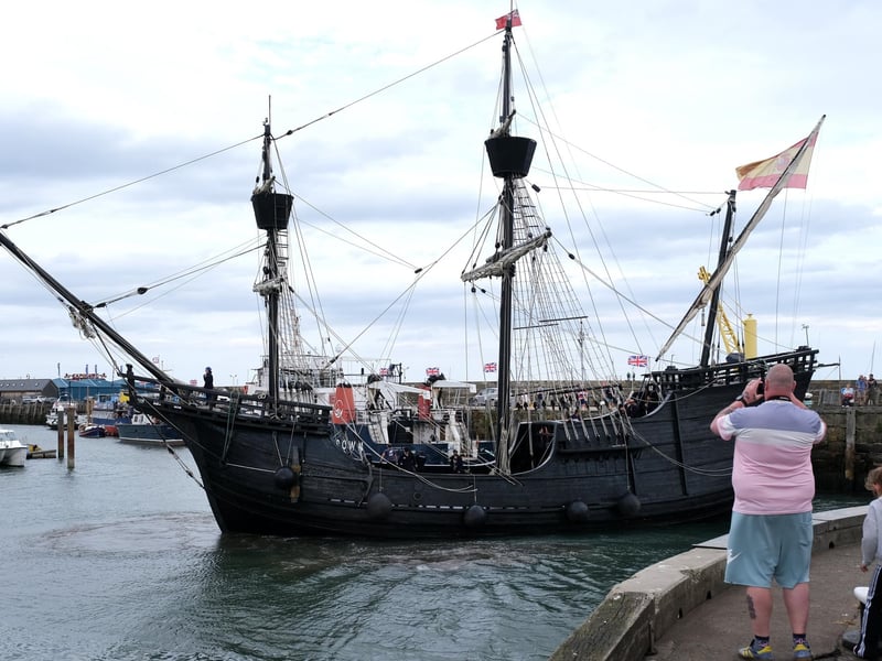The harbour was lined with visitors trying to capture the perfect photo.
