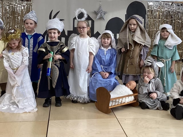 Oakridge School Acorn class nativity.
