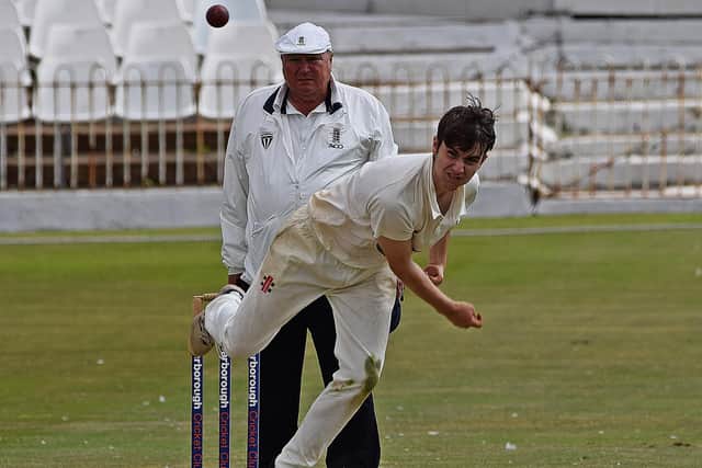 Young Gregor Fraser impressed for the hosts with 3-64.