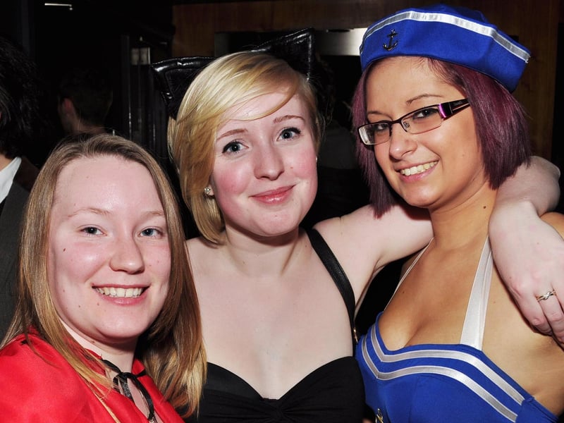 Kirsty, Sammi and Tash. picture: Roman Doisneau, 120698J