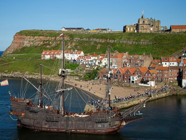 What a sight, as the Galeón Andalucía makes her way towards Dock End in Whitby.