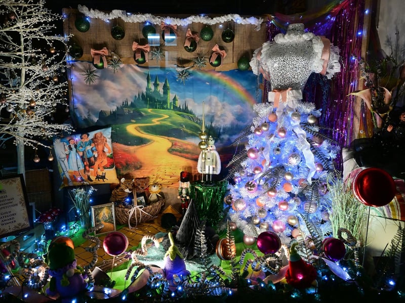 Another view of Lilly's Treasures.