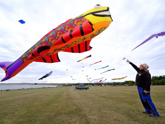 Professional kite flyer Ernie Williamson with his kite.