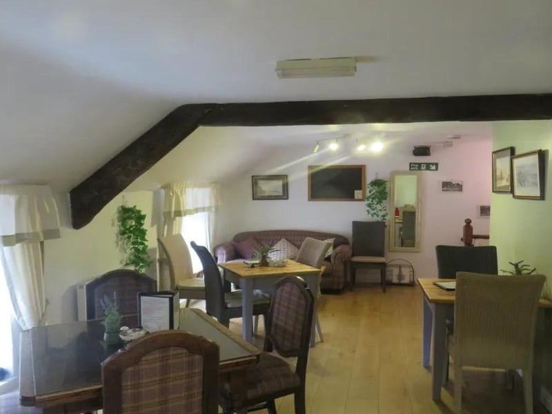 The site offers a relaxing atmosphere with a cosy interior, allowing you to watch the world go by outside on the courtyard terrace.