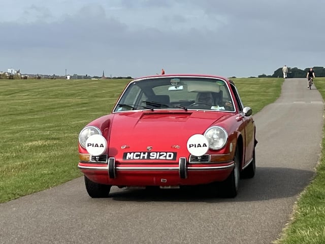The the day's aim was to celebrate Porsche 'Icons of Cool' and pay homage to the heritage, design and style of the 1960s and early 1970s.
