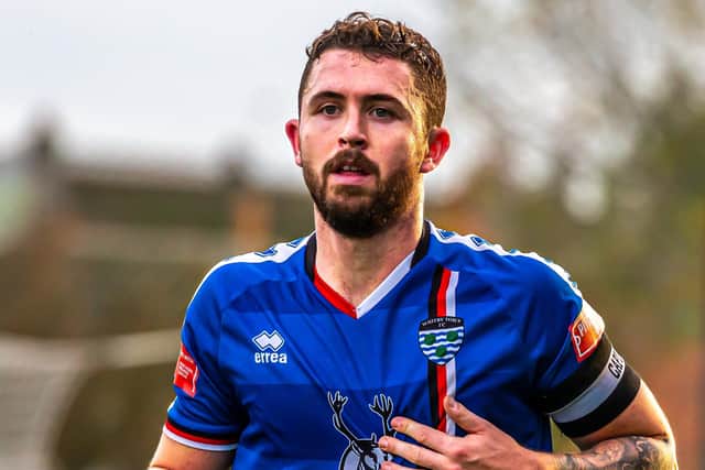 Whitby Town skipper Dan Rowe signs new deal