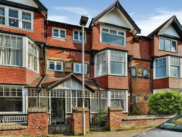 This two bedroom, one bathroom flat is for sale with Strike for £125,000.