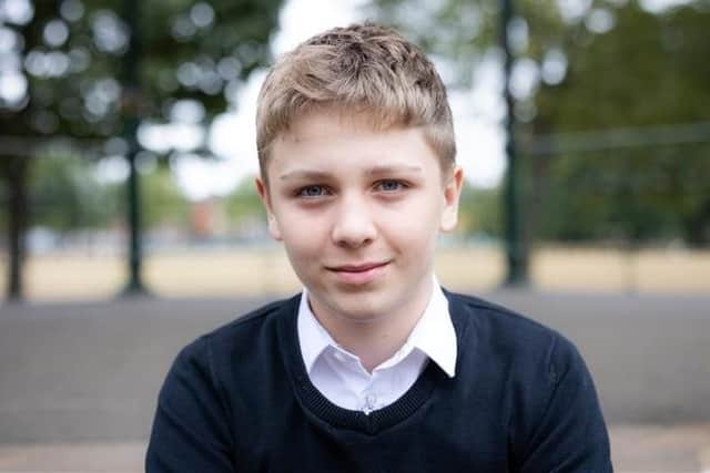 The film focuses on Tom, aged 11.