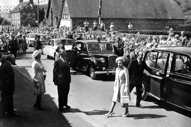 An Evening News photo of the Queen's 1975 visit