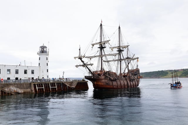 The Galeon Andalucia passes the lighthouse