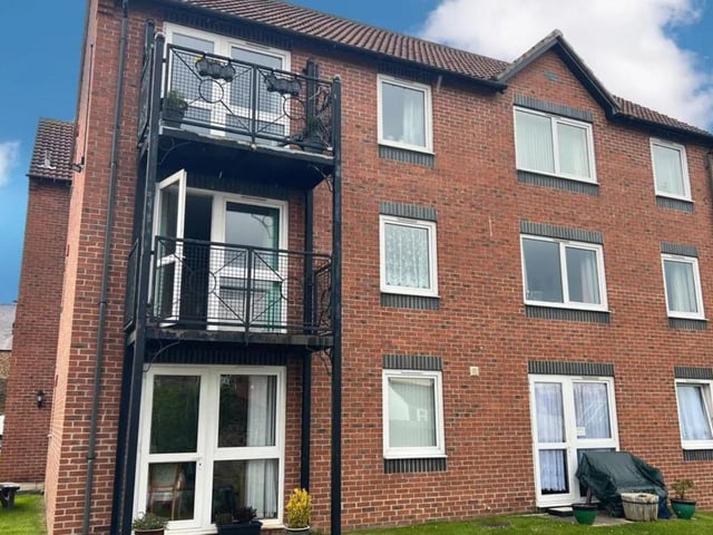 This one bedroom, one bathroom flat is for sale with Colin Ellis for £80,000.