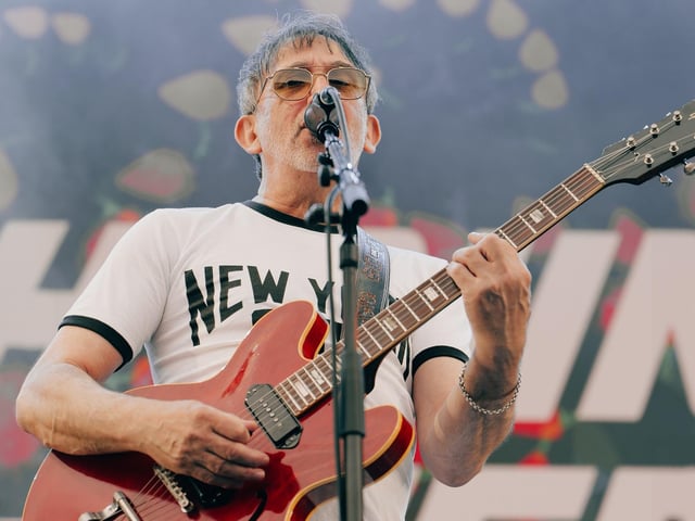 Ian Broudie led the crowd in a rendition of 'Three Lions'