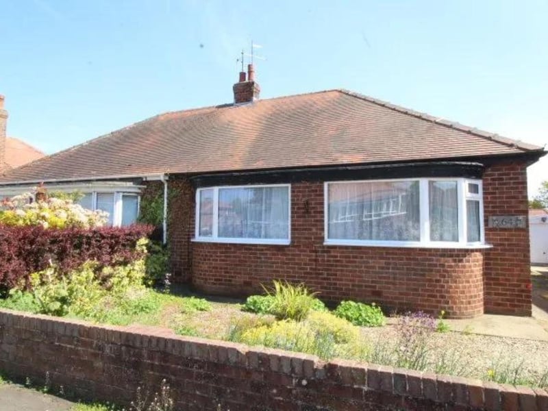 This two bedroom and two bathroom bungalow is for sale with Reeds Rains for £180,000.