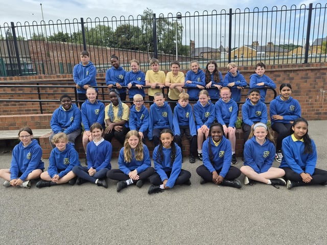 Gladstone Road Primary School, Class 6W.