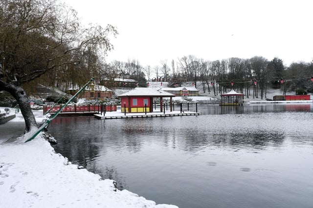 Snow falling in Peasholm Park