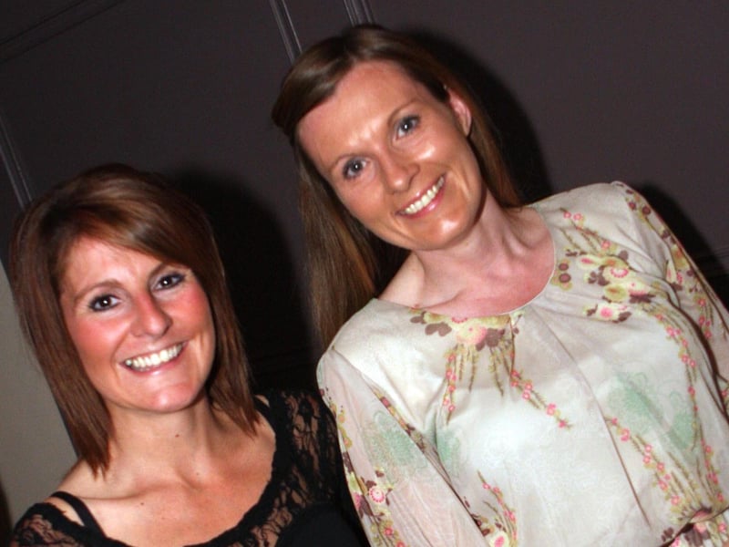 Tracey and Katie in Snowy's.
132843e