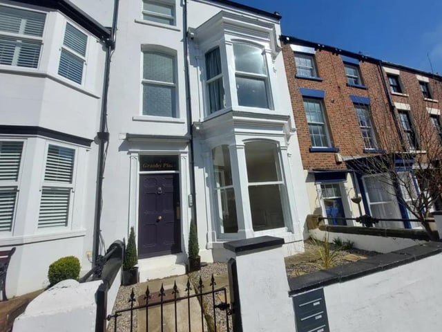 This one bedroom, one bathroom flat is for sale with Colin Ellis for £125,000.