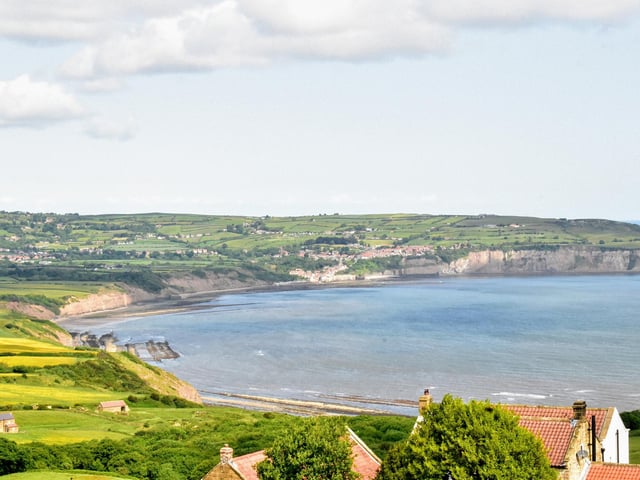 This lovely Robin Hood's Bay photo taken from Ravenscar was taken by Heather Palmer.