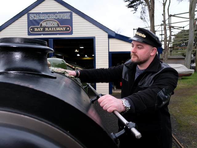 Steve cleans the locomotive